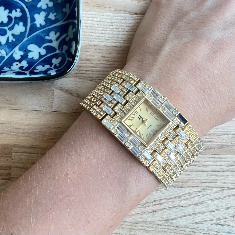 JJ ladies gold tone cocktail bracelet watchNEW BATTERY